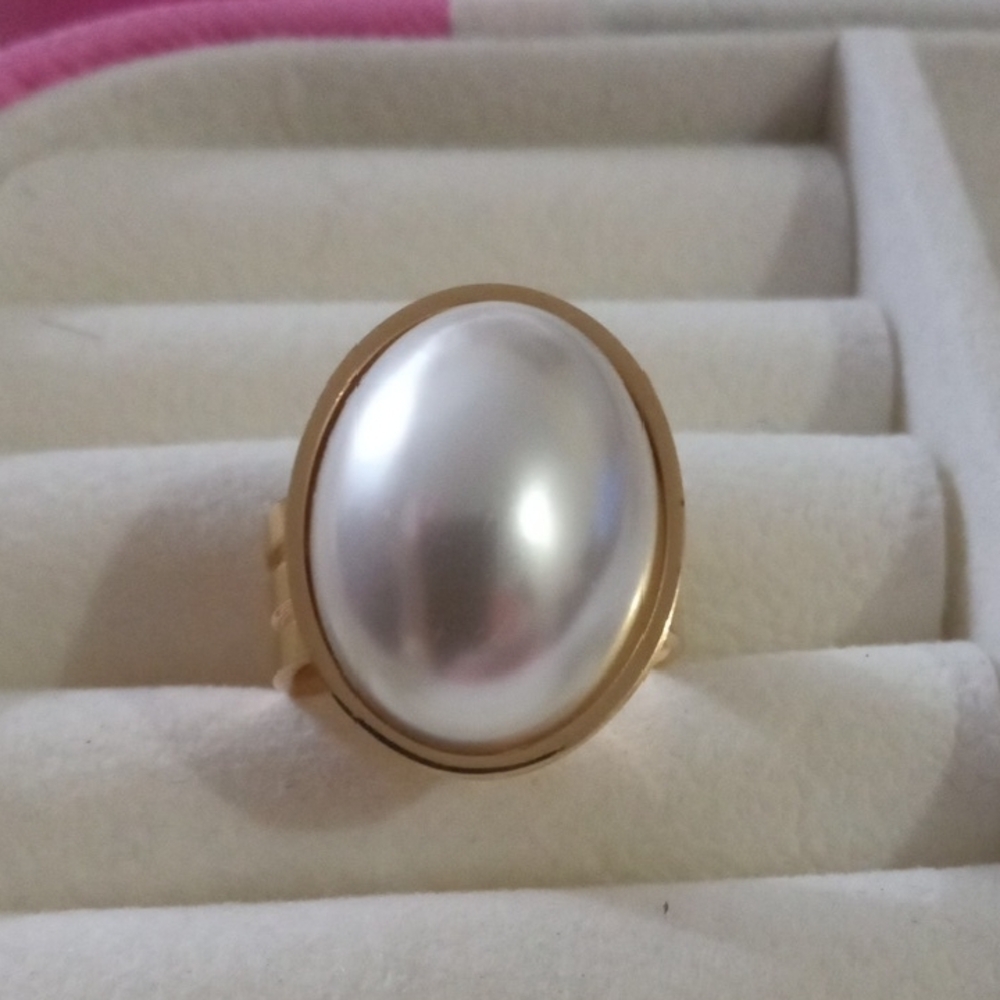 Elegant Shell Pearl  Golden RingSize 6